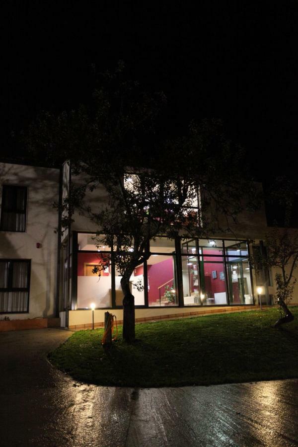 Hotel Amenal Exterior photo